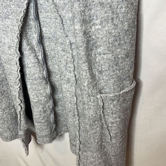 Tahari Long Open Front Grey Wool Duster Cardigan Sweater. Size Medium. - Picture 4 of 10